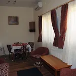 Lägenhet Arany Szolo Wellness Apartmanhaz *