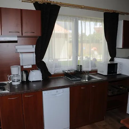 Lägenhet Arany Szolo Wellness Apartmanhaz