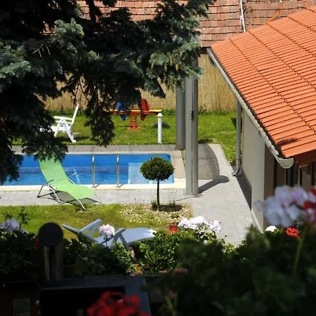 Arany Szolo Wellness Apartmanhaz Apartment