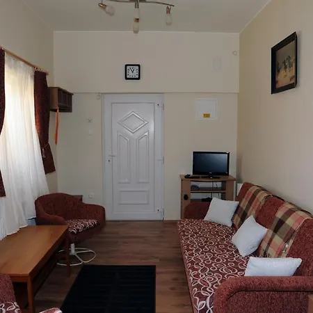 Lägenhet Arany Szolo Wellness Apartmanhaz *