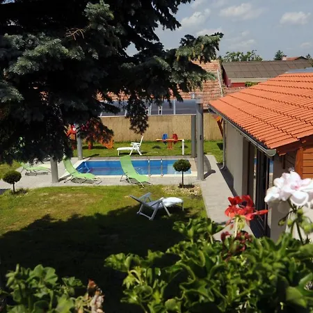 Arany Szolo Wellness Apartmanhaz